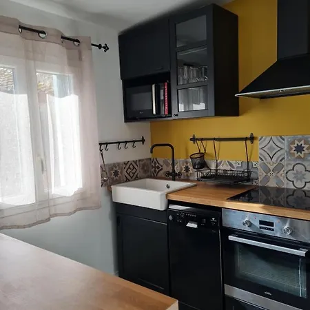 Holiday home Agreable Maison Vigneronne