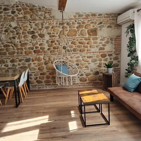 Holiday home Agreable Maison Vigneronne