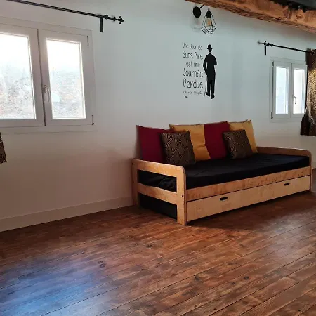 Holiday home Agreable Maison Vigneronne